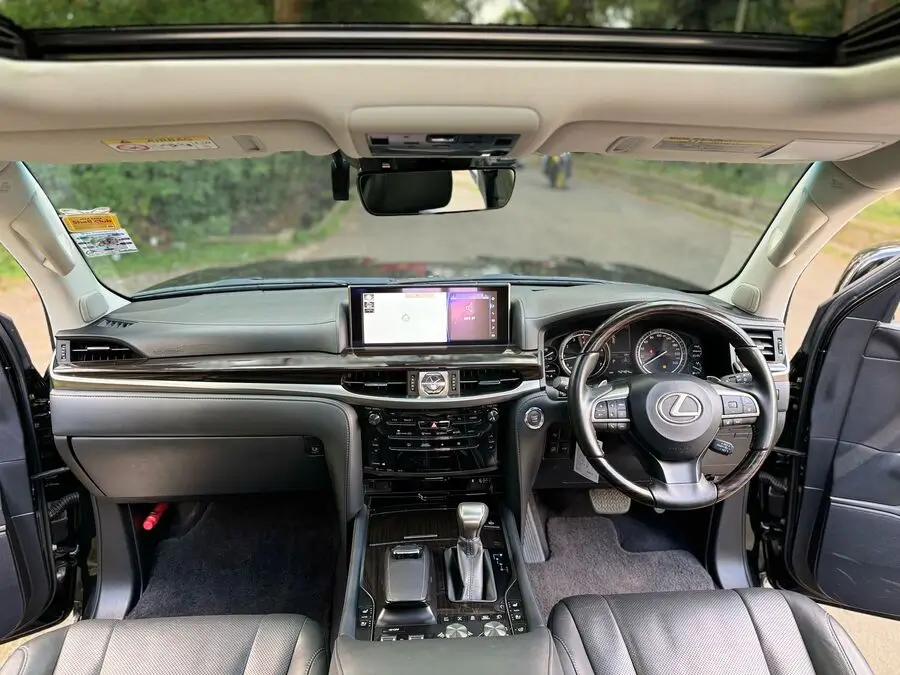 2018 Lexus LX570 Fully Loaded Sunroof