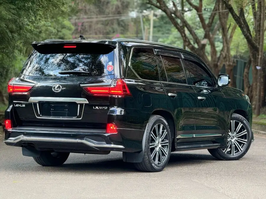 2018 Lexus LX570 Fully Loaded Sunroof