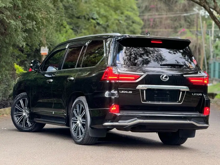 2018 Lexus LX570 Fully Loaded Sunroof