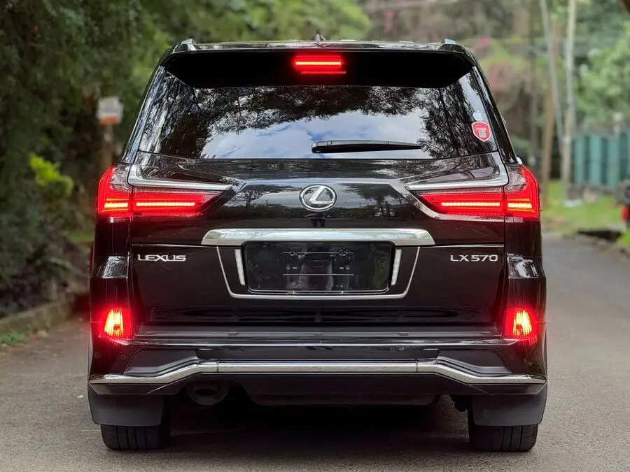 2018 Lexus LX570 Fully Loaded Sunroof