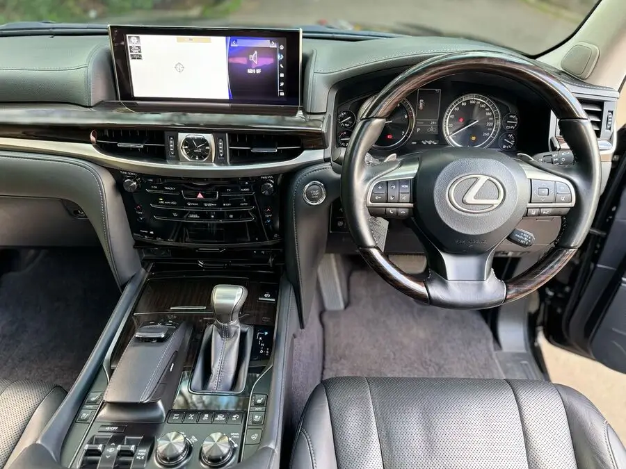 2018 Lexus LX570 Fully Loaded Sunroof