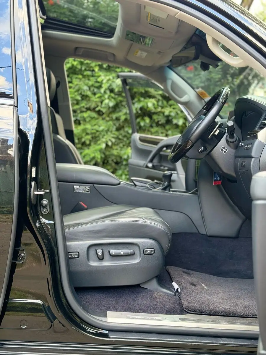 2018 Lexus LX570 Fully Loaded Sunroof