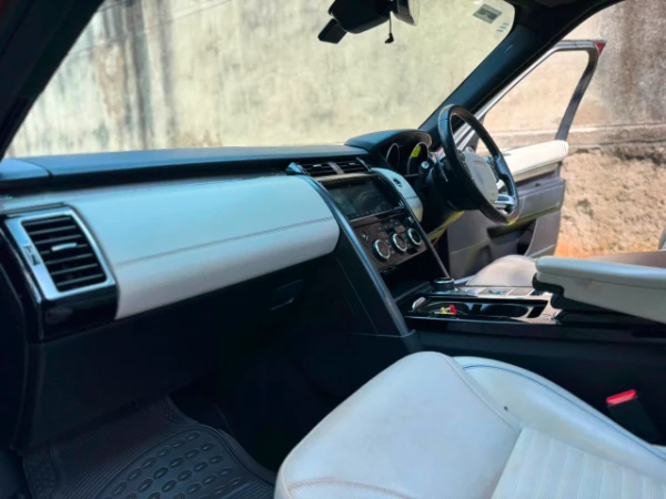2019 Land Rover Discovery HSE TD6 Sunroof