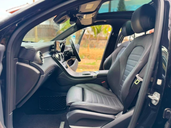 2019 Mercedes Benz GLC220d 4Matic Fully Loaded