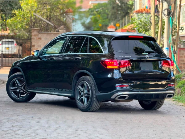 2019 Mercedes Benz GLC220d 4Matic Fully Loaded
