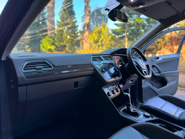 2019 Volkswagen Tiguan 330 TSI 4Motion Sunroof
