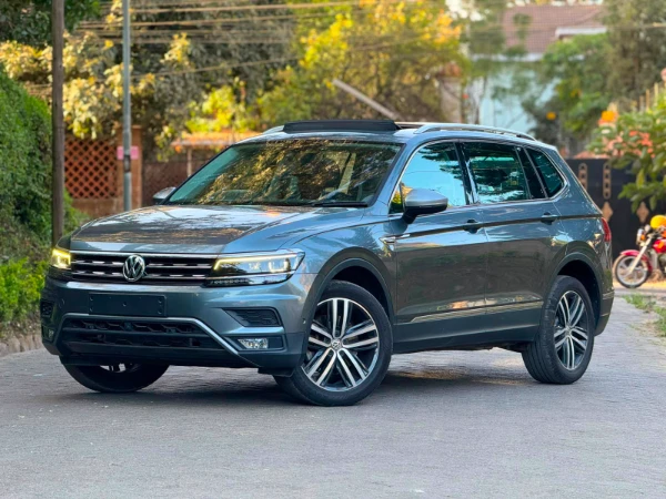 2019 Volkswagen Tiguan 330 TSI 4Motion Sunroof