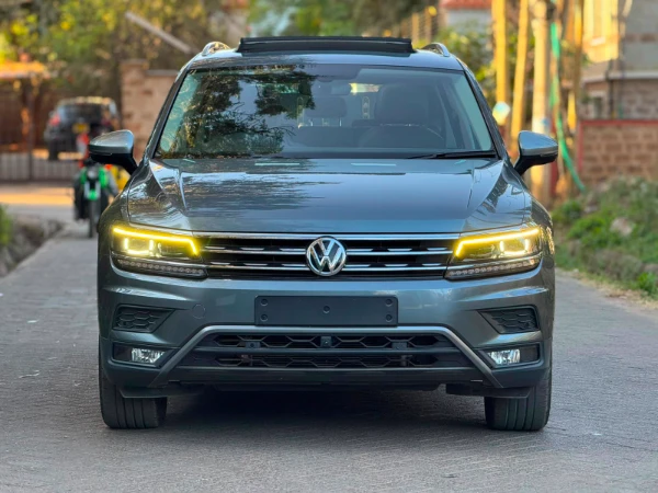 2019 Volkswagen Tiguan 330 TSI 4Motion Sunroof