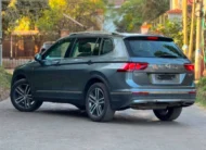 2019 Volkswagen Tiguan 330 TSI 4Motion Sunroof
