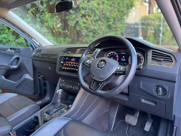 2019 Volkswagen Tiguan 330 TSI 4Motion Sunroof