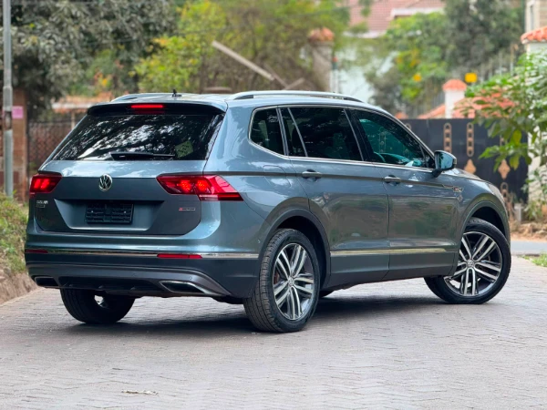 2021 Volkswagen Tiguan AllSpace Sunroof