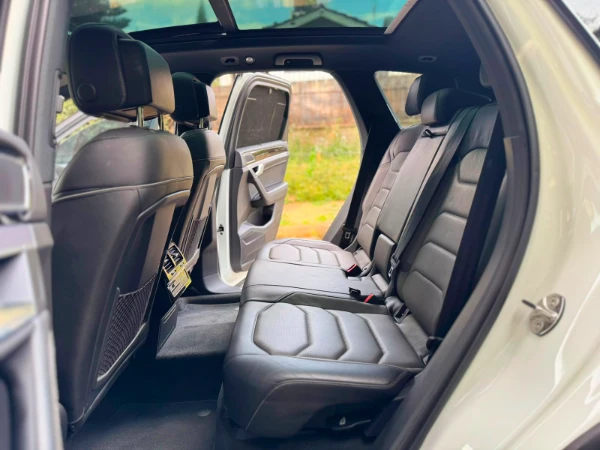 2020 Volkswagen Touareg Sunroof