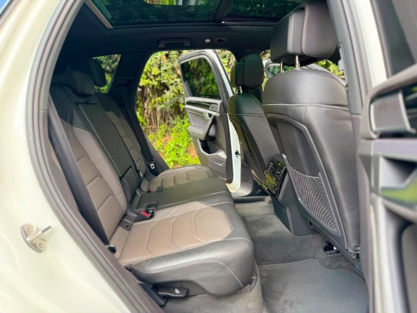 2020 Volkswagen Touareg Sunroof