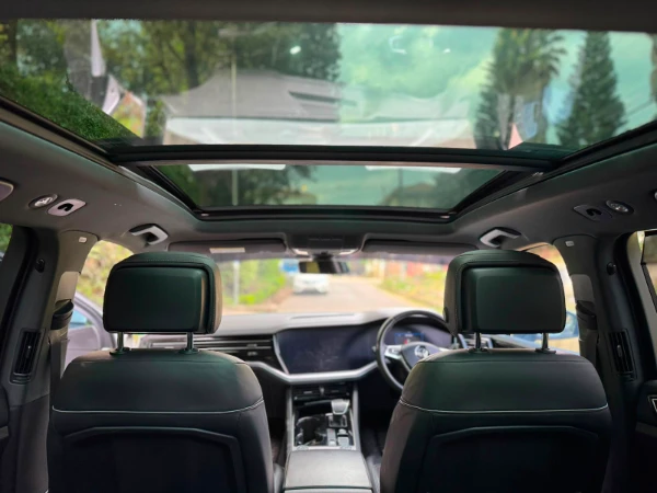2020 Volkswagen Touareg Sunroof