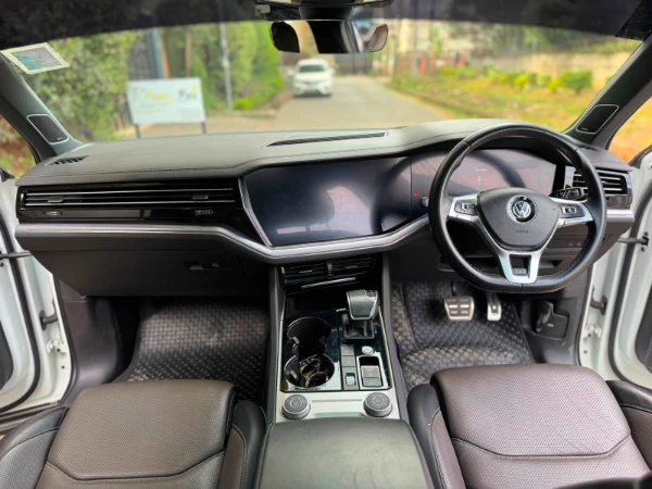 2020 Volkswagen Touareg Sunroof