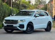 2020 Volkswagen Touareg Sunroof