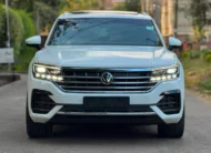 2020 Volkswagen Touareg Sunroof