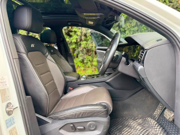 2020 Volkswagen Touareg Sunroof