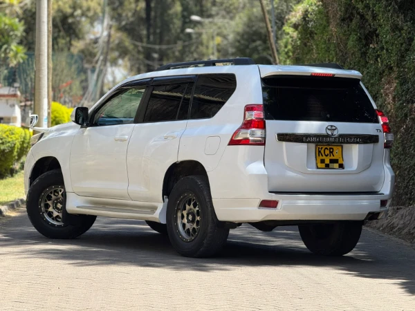 2011 Toyota LandCruiser Prado TX Sunroof