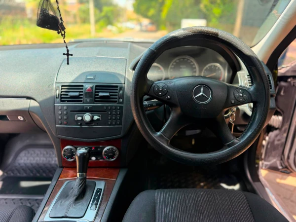 2009 Mercedes Benz C200