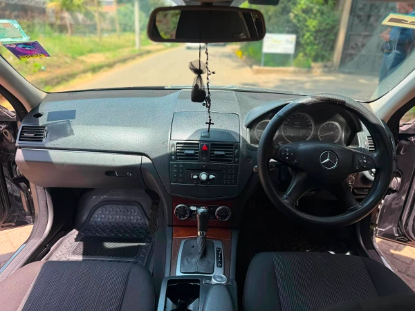 2009 Mercedes Benz C200