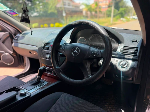 2009 Mercedes Benz C200