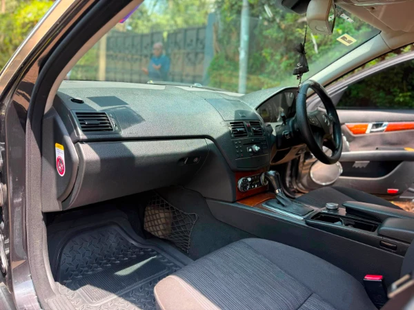 2009 Mercedes Benz C200