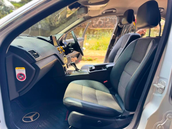 2010 Mercedes Benz C250