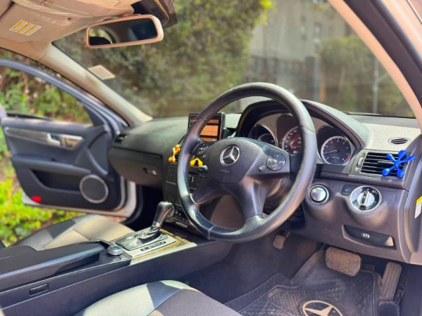 2010 Mercedes Benz C250
