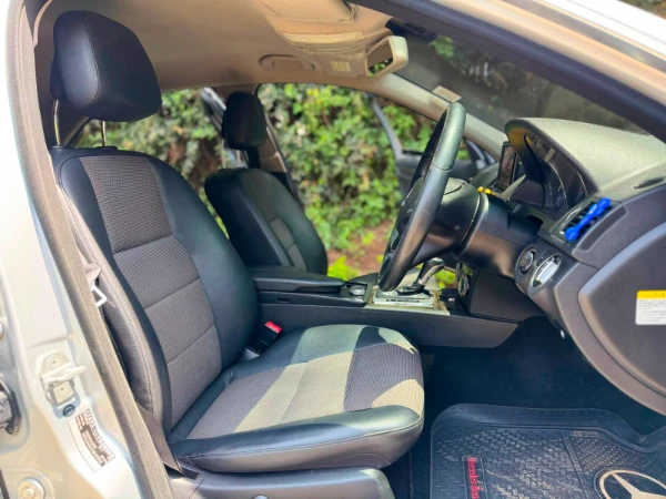 2010 Mercedes Benz C250