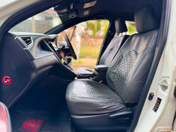 2015 Toyota Harrier Hybrid