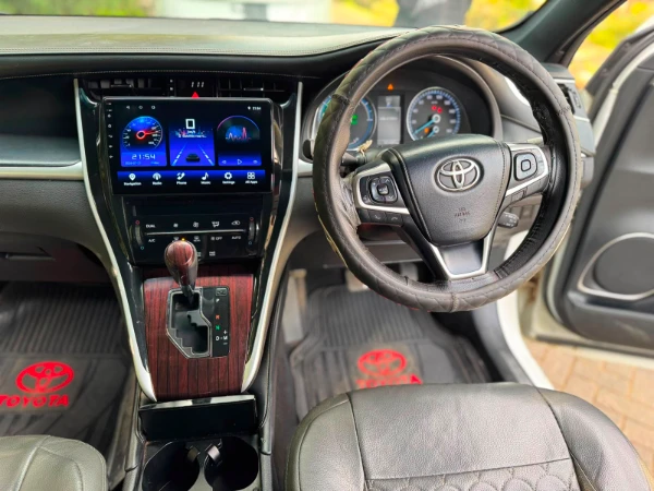 2015 Toyota Harrier Hybrid
