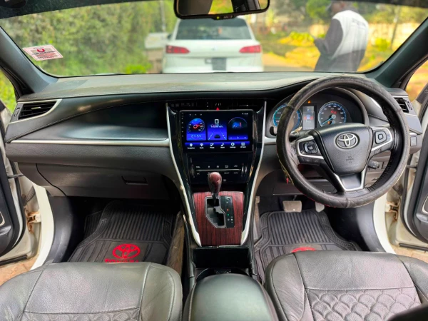 2015 Toyota Harrier Hybrid