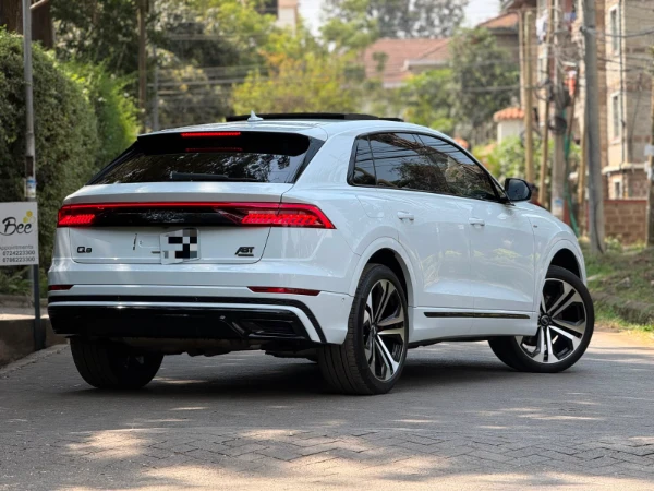 2020 Audi Q8 55 TFSI Quattro S-Line Sunroof