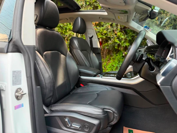 2020 Audi Q8 55 TFSI Quattro S-Line Sunroof