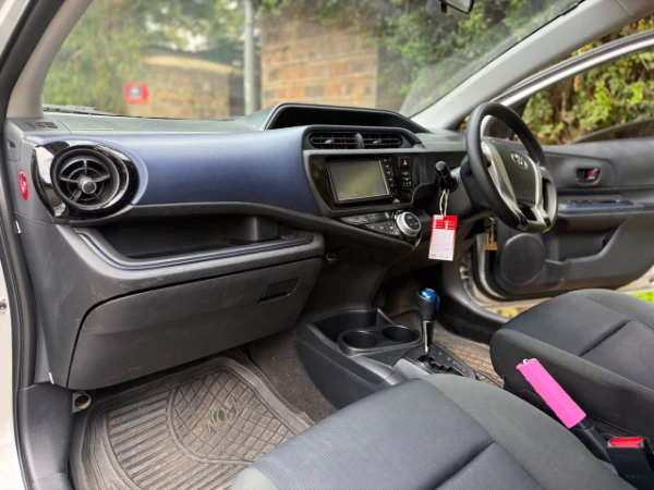 2016 Toyota Aqua Hybrid