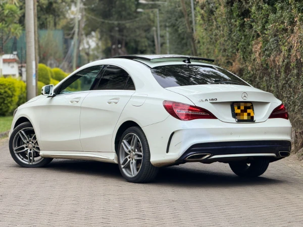 2019 Mercedes Benz CLA180 Sunroof