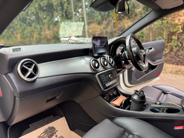 2019 Mercedes Benz CLA180 Sunroof