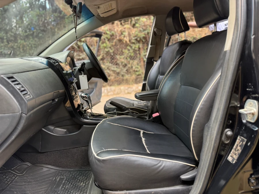 2013 Toyota Fielder 202