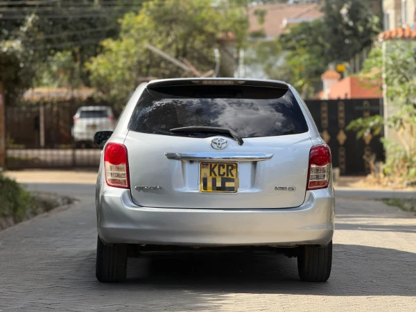 2011 Toyota Fielder