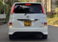 2014 Toyota Isis Platana