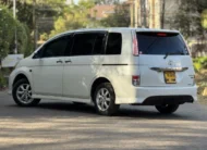 2014 Toyota Isis Platana