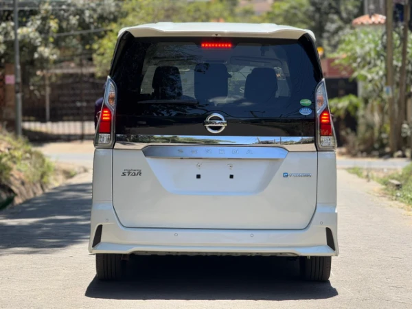 2019 Nissan Serena E-Power Highway Star