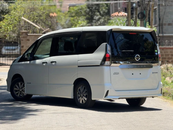 2019 Nissan Serena E-Power Highway Star