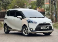 2017 Toyota Sienta Hybrid