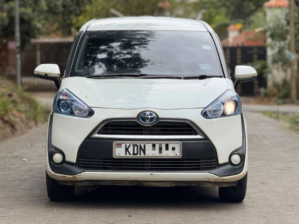 2017 Toyota Sienta Hybrid