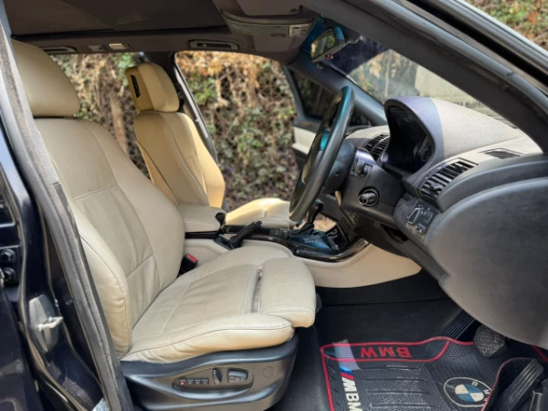 2005 BMW X5 sunroof