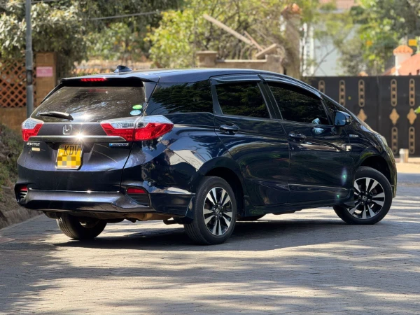 2018 Honda Fit Shuttle Hybrid