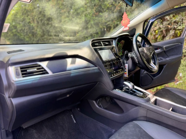 2018 Honda Fit Shuttle Hybrid