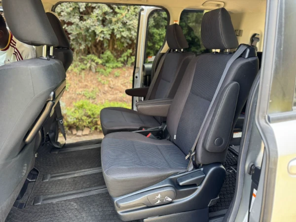 2019 Toyota Noah 7 Seater